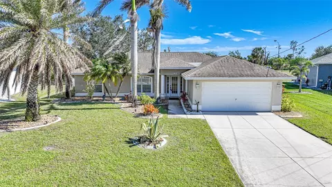 20 Medalist Cir, Rotonda West, FL 33947