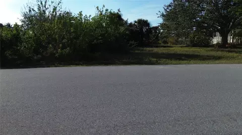 9445 Arnaz Cir, Port Charlotte, FL 33981