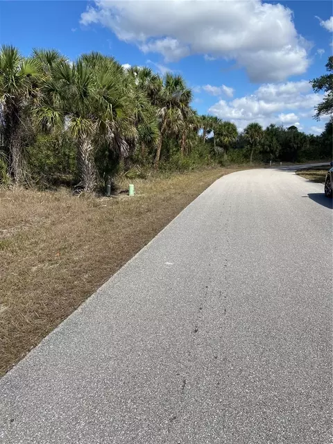 377 Pembroke Dr, Port Charlotte, FL 33954