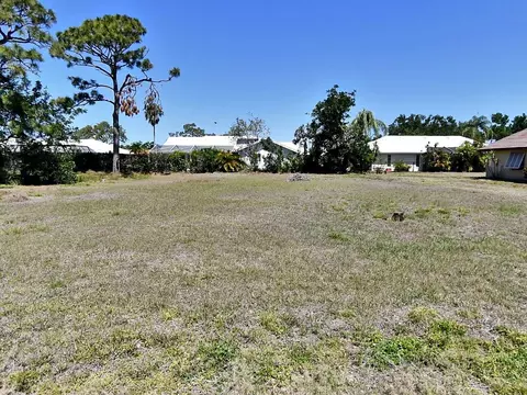 Firethorn Avenue, Englewood, FL 34223