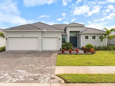 8604 Shore Lake Dr, Englewood, FL 34224