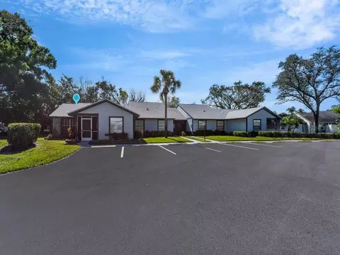 10437 New Bedford Ct, Lehigh Acres, FL 33936