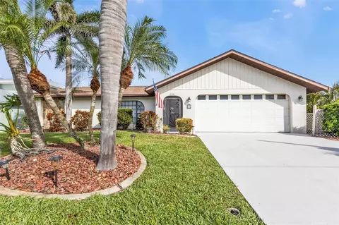 18536 Alphonse Cir, Port Charlotte, FL 33948