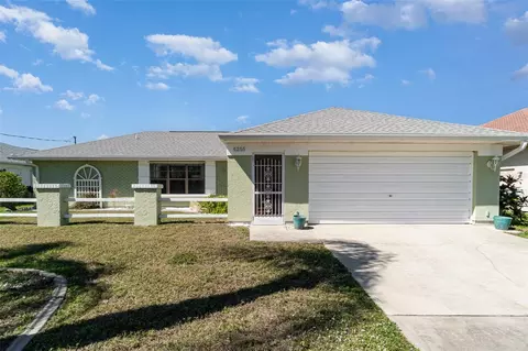4255 Beach View Ct, Port Charlotte, FL 33948