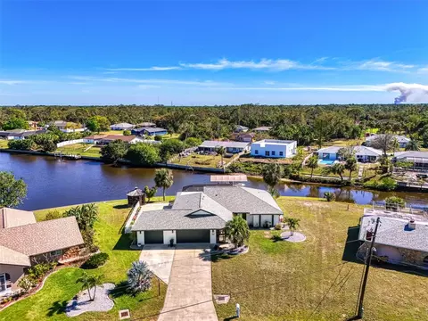 522 Lomond Dr, Port Charlotte, FL 33953
