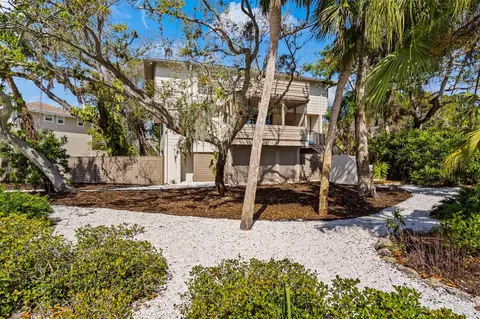 5239 Siesta Cove Dr, Sarasota, FL 34242