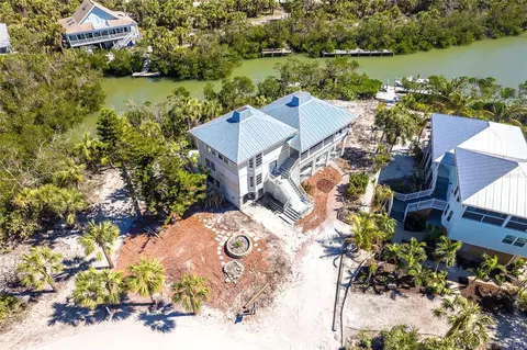 20 Palm Dr, Placida, FL 33946