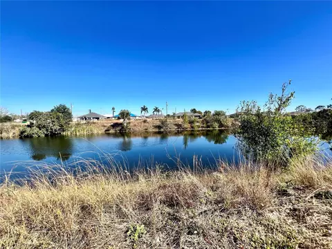 1633 NW 7th Ave, Cape Coral, FL 33993