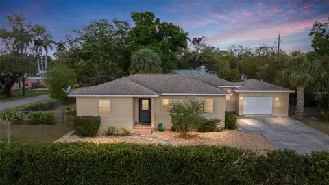 1607 Ardmore Rd, Fort Myers, FL 33901