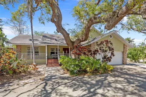 4074 Redbird Cir, Sarasota, FL 34231