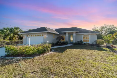 422 Ravenswood Blvd, Port Charlotte, FL 33954
