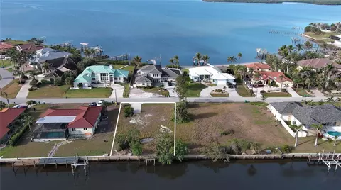 114 Graham St SE, Port Charlotte, FL 33952