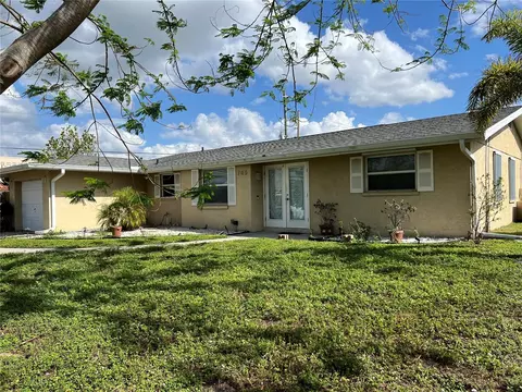 705 Crestview Cir NW, Port Charlotte, FL 33948