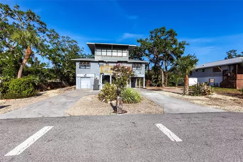 1851 Scenic Dr, Venice, FL 34293