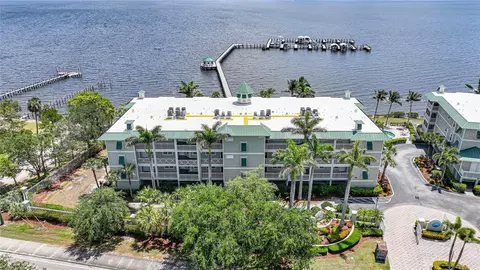 5114 Melbourne St #A202, Punta Gorda, FL 33980