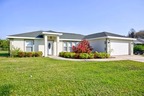300 Lake Groves Rd NE, Lake Placid, FL 33852