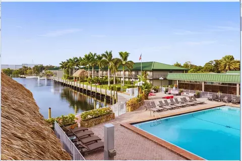 7150 N Tamiami Trl #S-600, Sarasota, FL 34243