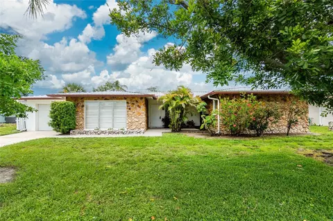 261 Caddy Rd, Rotonda West, FL 33947
