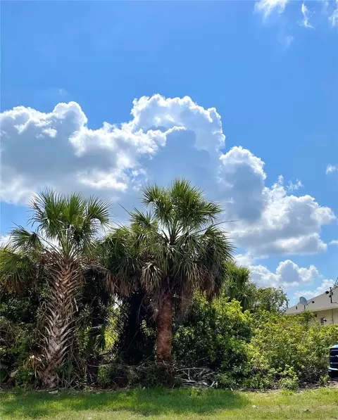 414 Ravenswood Blvd, Port Charlotte, FL 33954