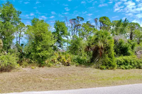 118 Cable Dr, Rotonda West, FL 33947