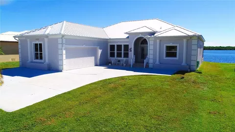 3772 Peace River Dr, Punta Gorda, FL 33983
