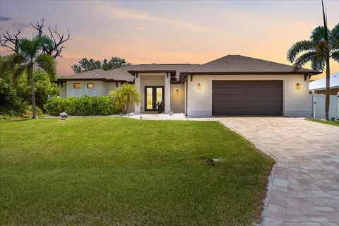 8081 Dimstead St, Port Charlotte, FL 33981