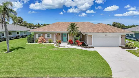 1915 Pebble Beach Ct, Venice, FL 34293