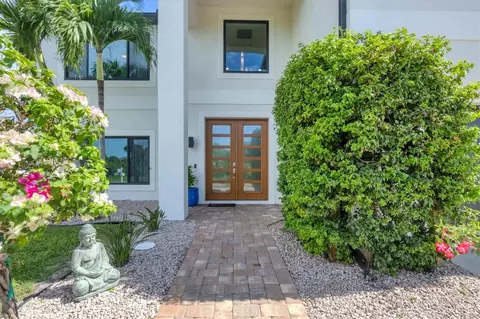 15530 Aqua Cir, Port Charlotte, FL 33981