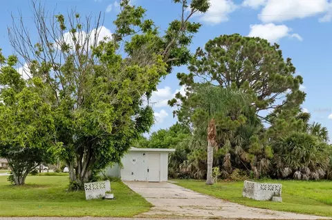 90 W Cowles St, Englewood, FL 34223