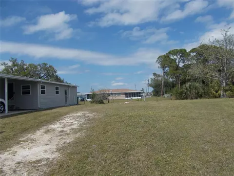 5552 Holiday Park Blvd, North Port, FL 34287