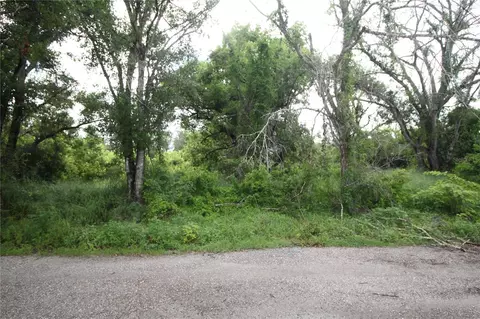 658 Nimitz Blvd, Lehigh Acres, FL 33974