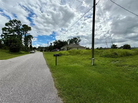 Namiot Cir, North Port, FL 34288