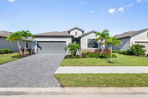 2105 Gardenia Ave, Port Charlotte, FL 33953