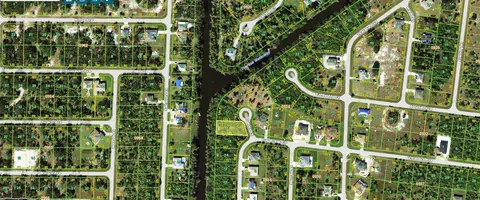 185 Dennis Ct, Port Charlotte, FL 33954