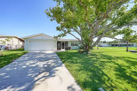 460 Palm Creek Dr, Englewood, FL 34223