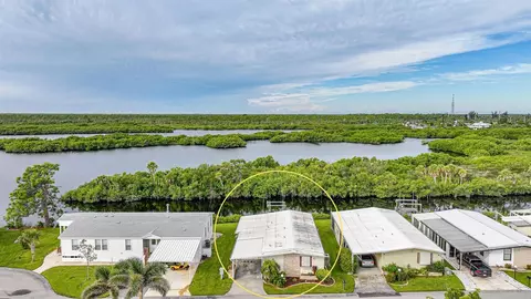 107 Lazy River Rd, North Port, FL 34287