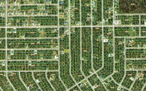 1069 Border St, Port Charlotte, FL 33953
