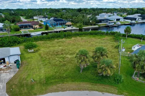 18106 Avonsdale Cir, Port Charlotte, FL 33948