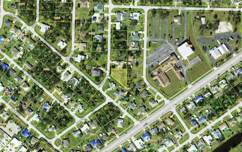 2200 Clermont St, Port Charlotte, FL 33952
