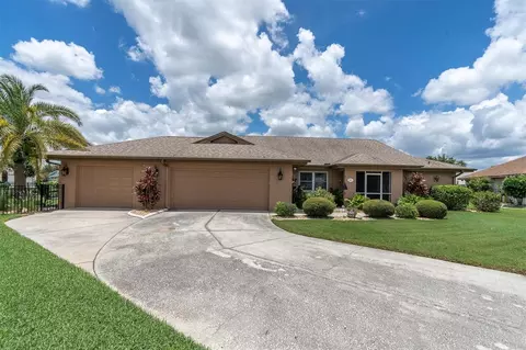301 Thorn Hill Pl, Sun City Center, FL 33573