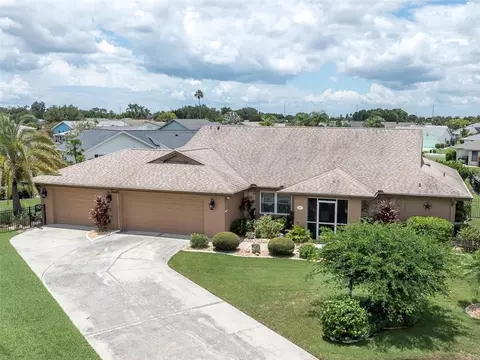301 Thorn Hill Pl, Sun City Center, FL 33573