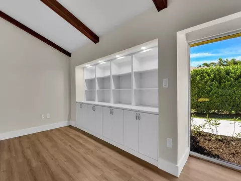 491 Cypress Way E, Naples, FL 34110 photo 5