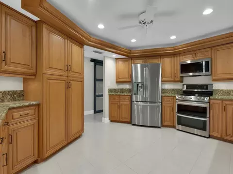 491 Cypress Way E, Naples, FL 34110 photo 7