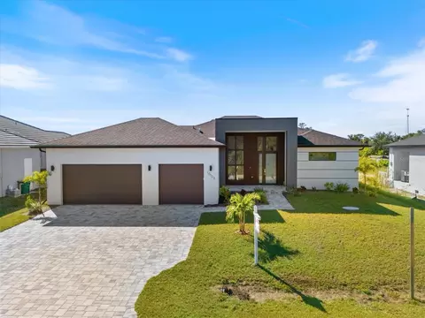 10123 Boylston St, Port Charlotte, FL 33981