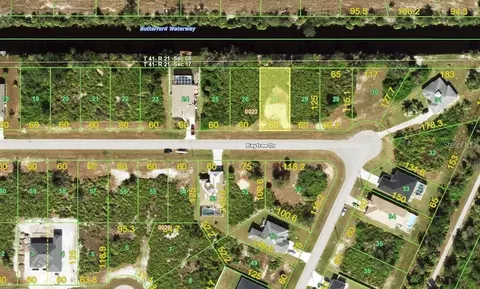 320 Baytree Dr, Rotonda West, FL 33947