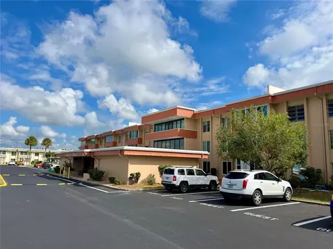 2290 Aaron St #210, Port Charlotte, FL 33952