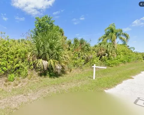 335 Flynn St, Port Charlotte, FL 33954