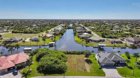 9458 Bluegill Cir, Port Charlotte, FL 33981