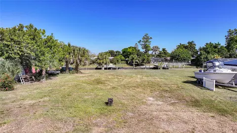134 Easton Dr NW, Port Charlotte, FL 33952