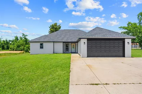 8823 Seminole St, Youngstown, FL 32466